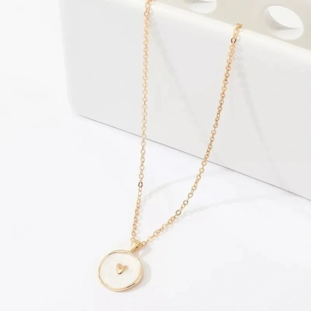 3/$30 💛 Enamel Heart Pendant Necklace